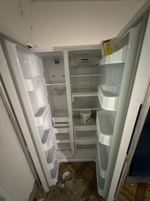 Холодильник LG с морозильником