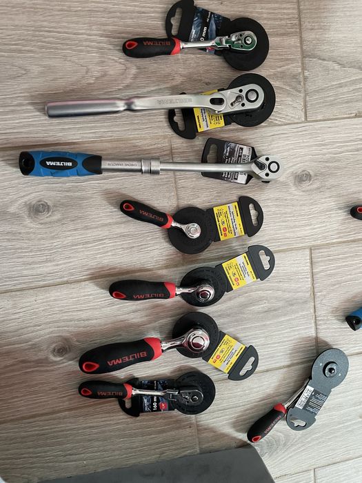 Vand crichete en gros Noii