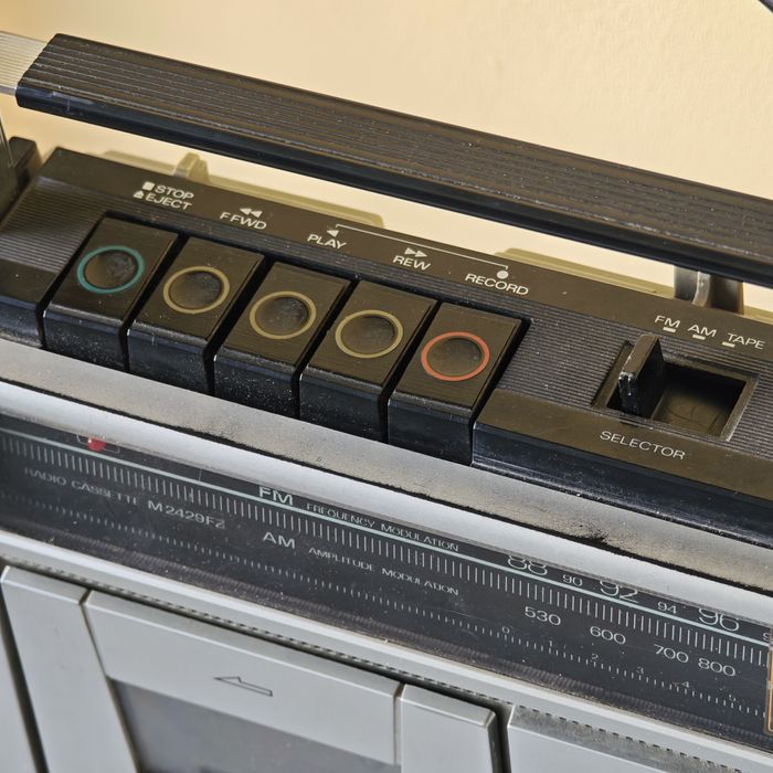 SANYO M2429FZ – винтидж радио‑касетофон, 1982г.