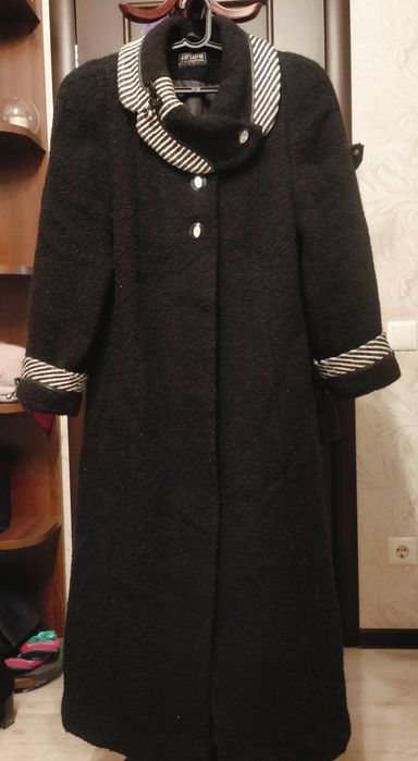 Продам женское пальто