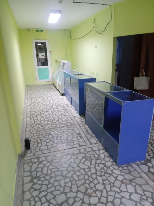 Продам витрины под бизнес