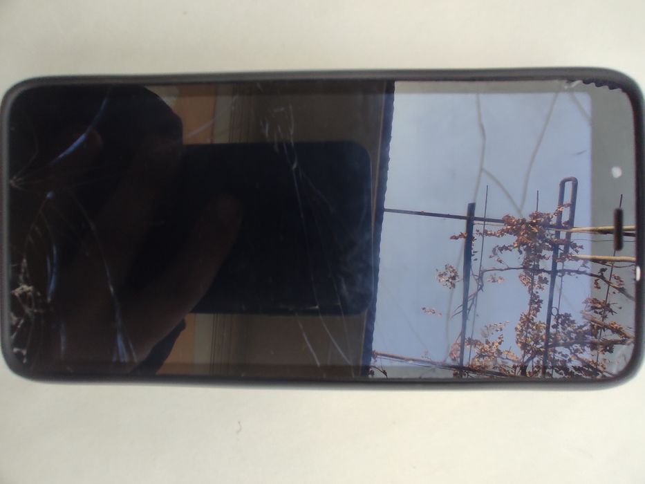 Redmi 7 a arzonga bervoraman aybi yoq ekran singan halos