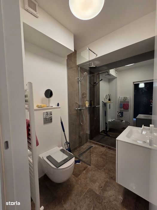 Apartament 3 camere, et 5 cu terasa, clădirea Stela, str. N.Bălcescu