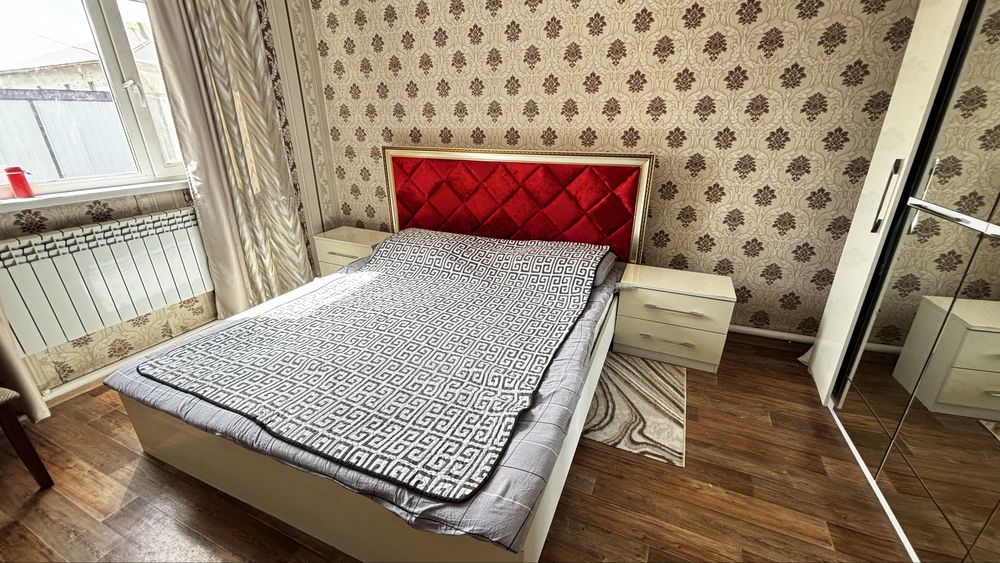 Продам спальний гарнитур