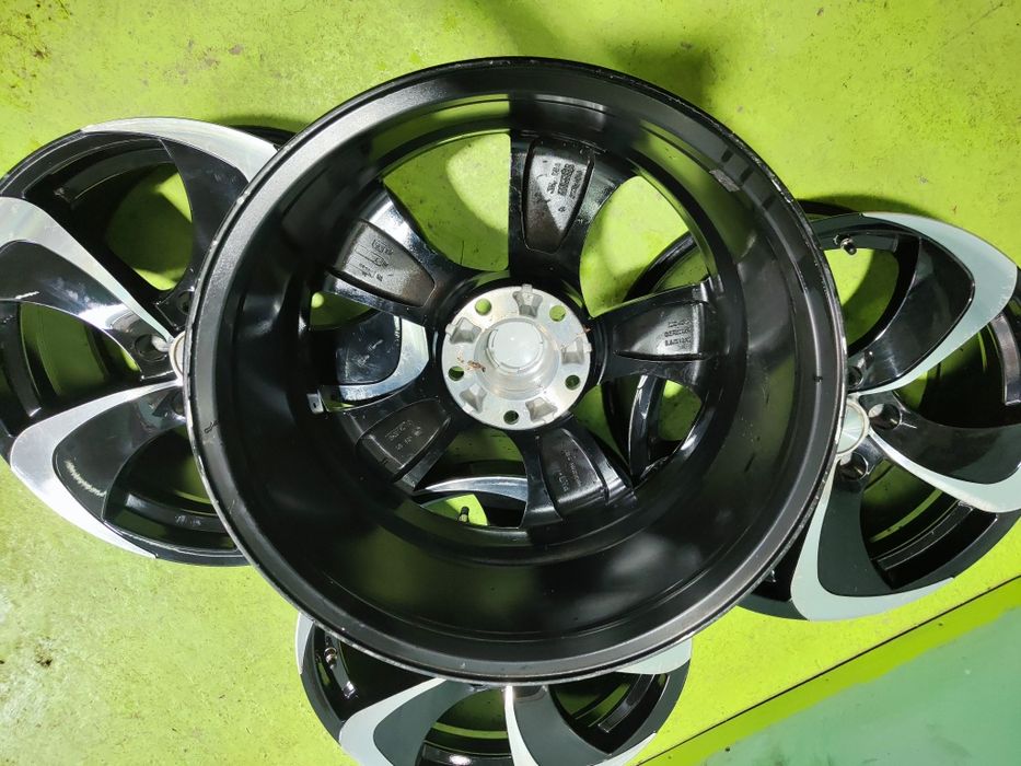 18 5x120 Bmw лети джанти 5х120