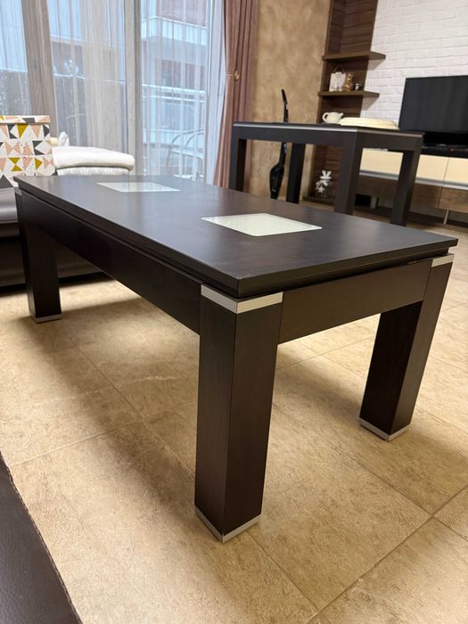 Дървена холна маса