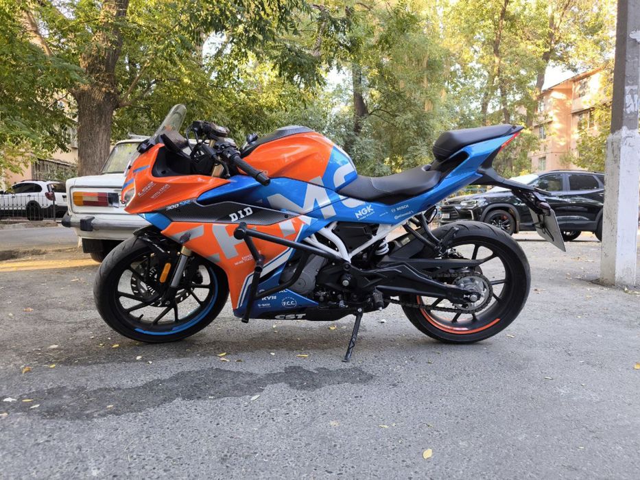 CFmoto 300 sr. 2024yil. Yangi ideal. Dugalar qo’yilgan. 30 ot kuchi.