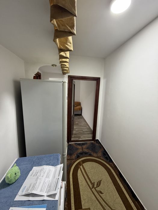 Inchiriez apartament micro 6