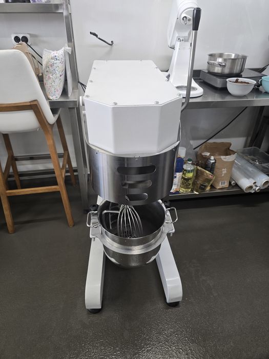 Професионален планетарен миксер MATEKA MKY 300U T