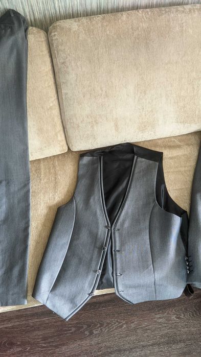 Костюм-тройка мужской