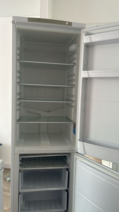 Холодильник сатылады арзан 5000 тг