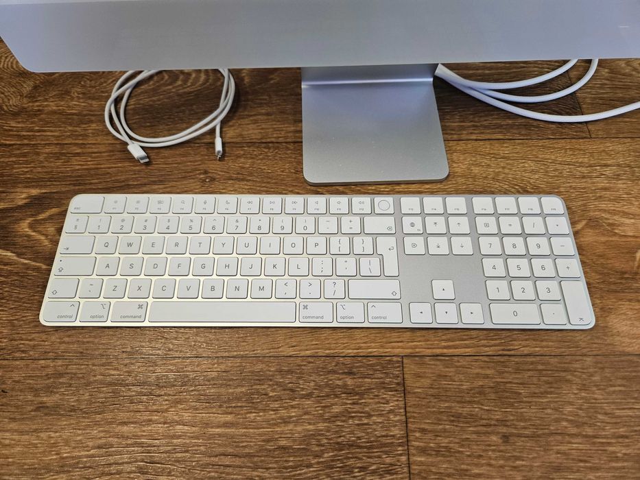 Apple iMac 24" Retina 4.5K (2021) / M1 / 8GB RAM / 256GB SSD – Перфектен, като нов!