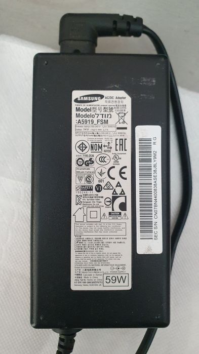 Зарядно за лаптоп Samsung оригинално