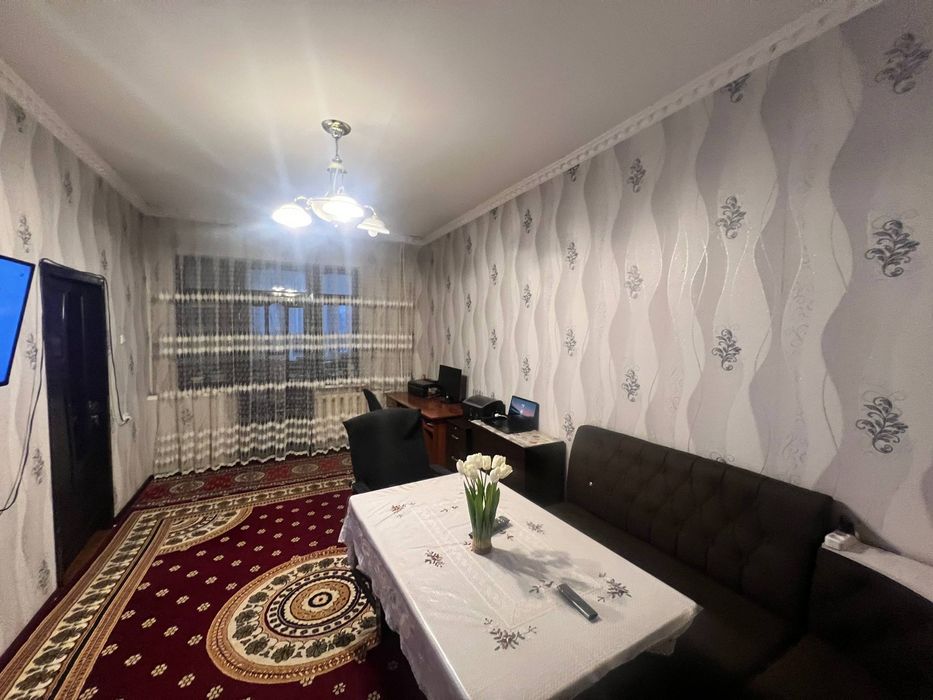 Продаётся 3 комнатная квартира М.Улугбекский Район Массив Феруза