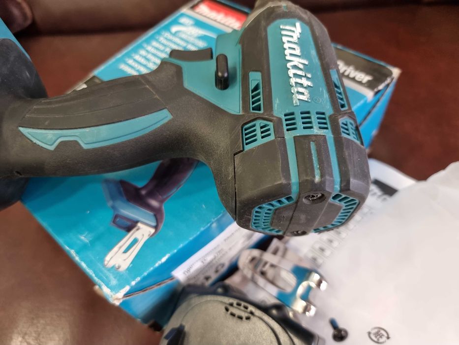 Акумулаторен Импакт Винтоверт Makita