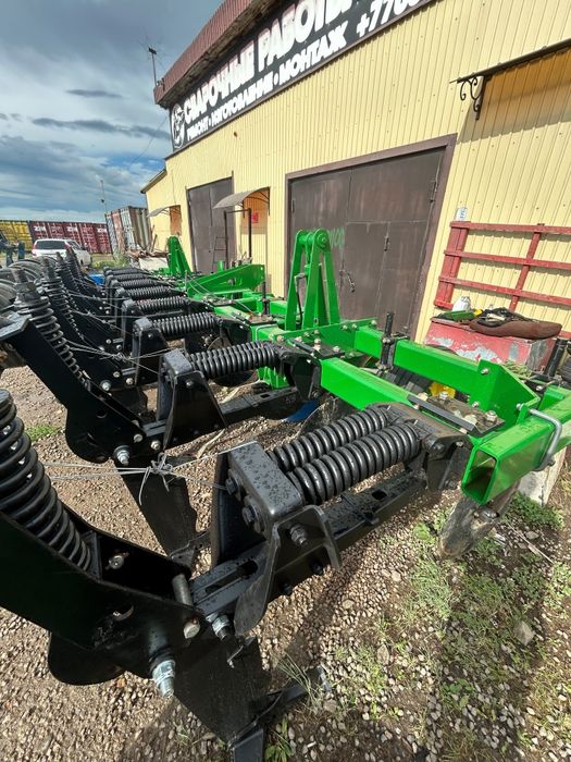 Глубукорехлитель 2100 John Deere