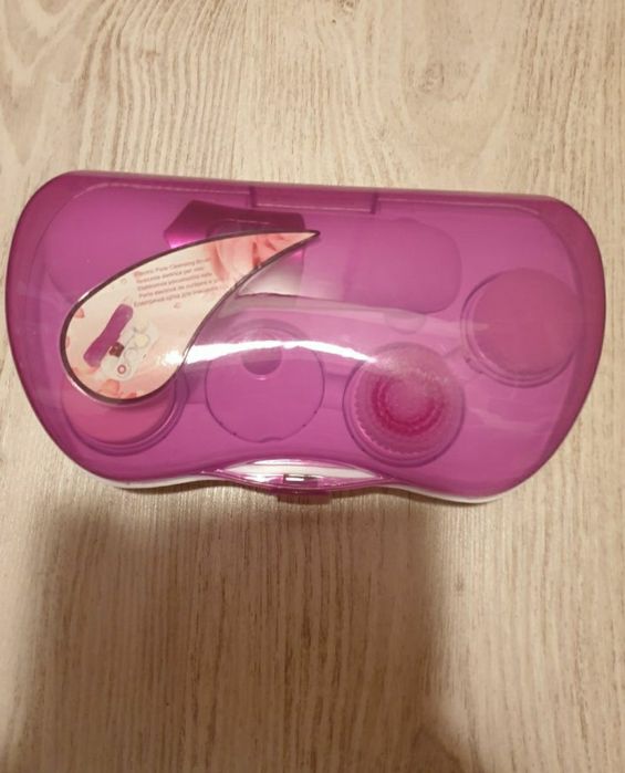 Aparat de masaj si curățare față. Produs NOU!!