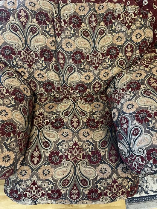 Продам комплект мягкой мебели