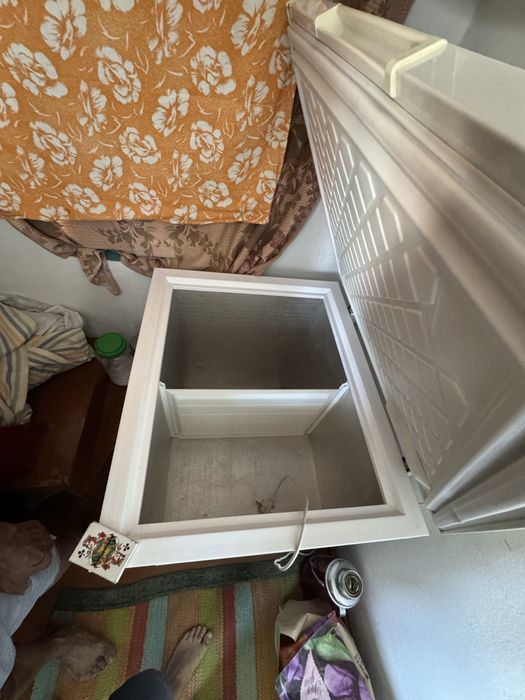 Продам морозильник