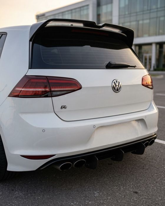 LED стопове фейслифт стил за Volkswagen Golf 7/7.5 2012-2020)