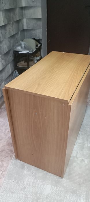 Продам стол книжка