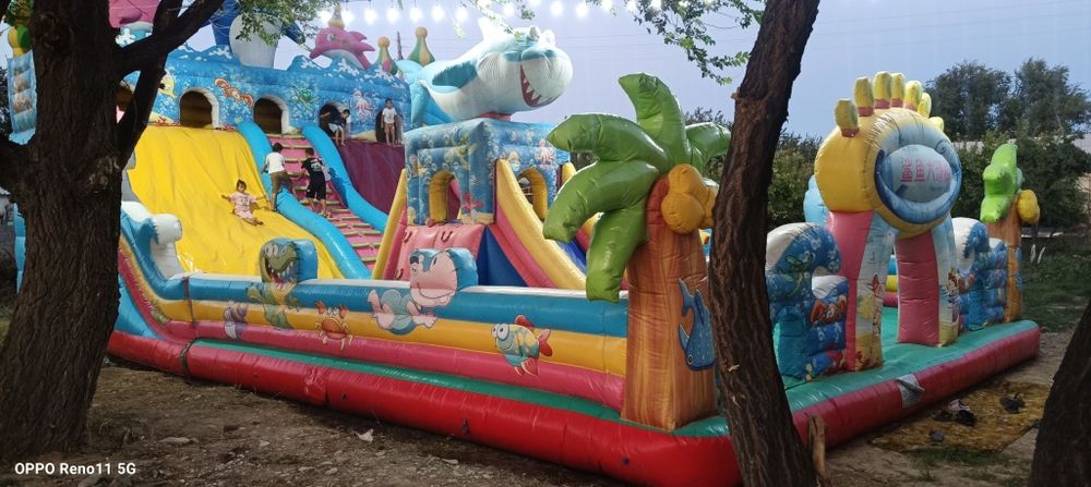 Надувной батут отличном состойни с маторам