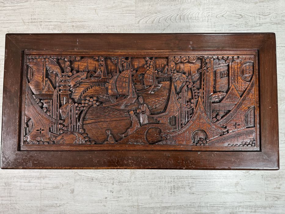 Сандък масив, дърворезба К068