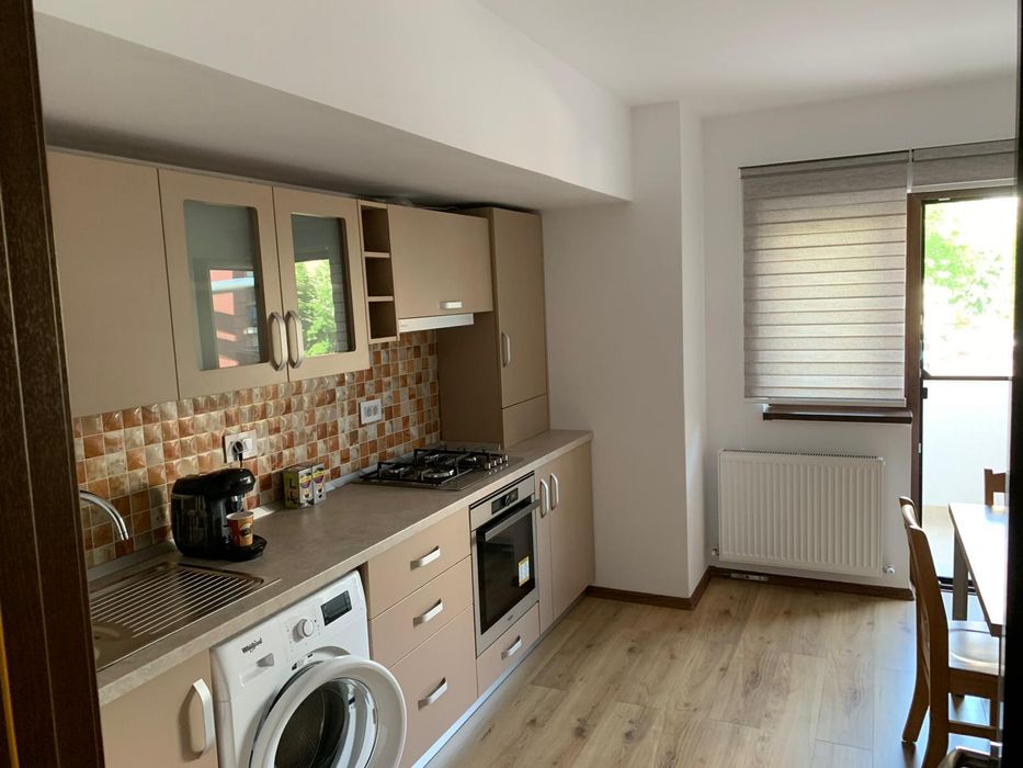 De închiriat apartament 2 camere – zonă centrală,