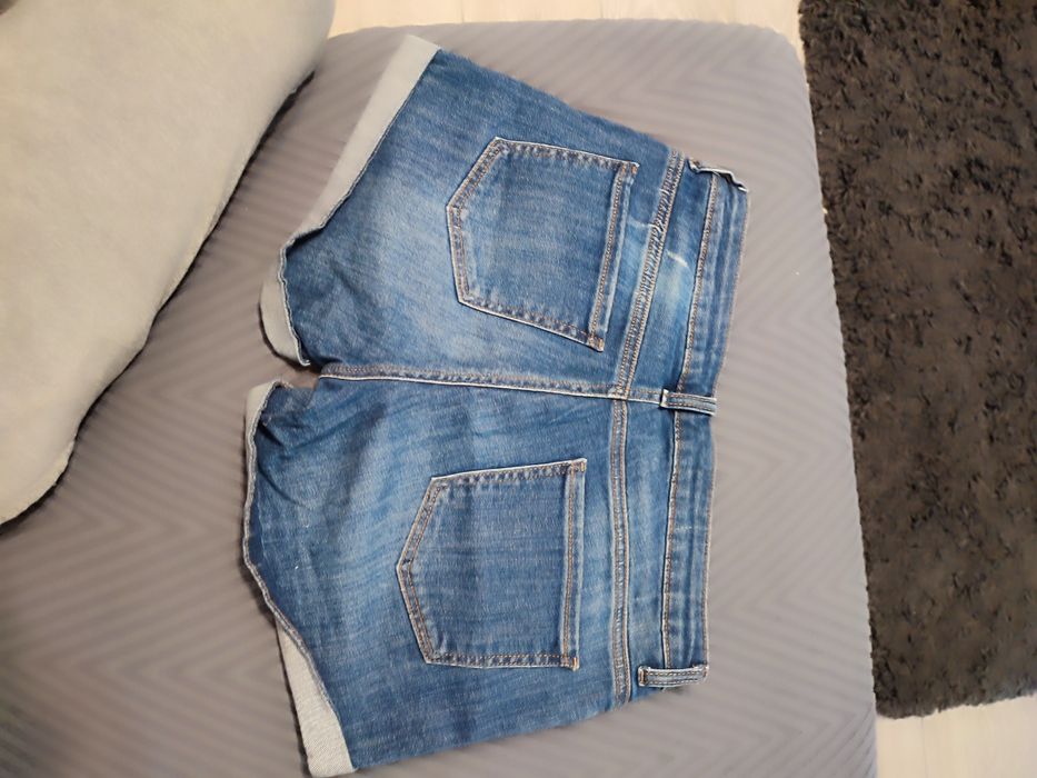 Pantaloni scurti-blugi, marime 40, culoare albastru