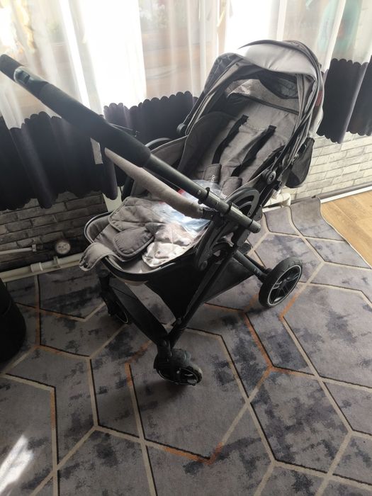 Продам детскую коляску