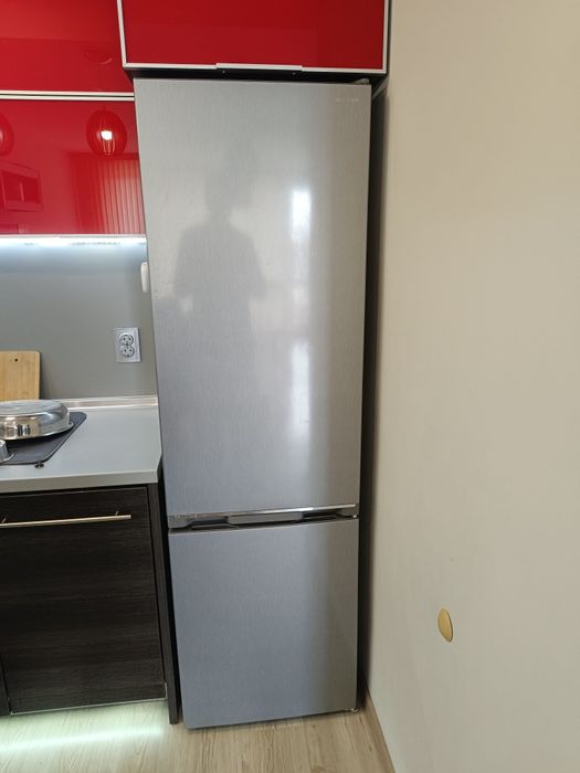 Хладилник с долен фризер Sharp