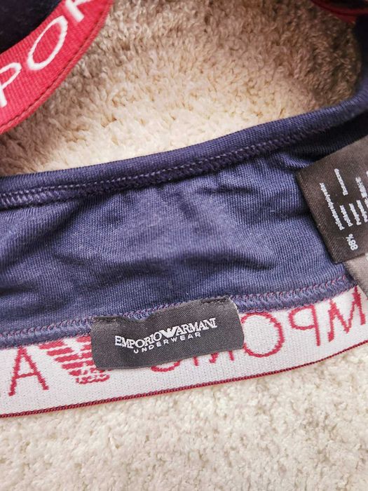 Дамски спортен сутиен Emporio Armani M размер оригинален
