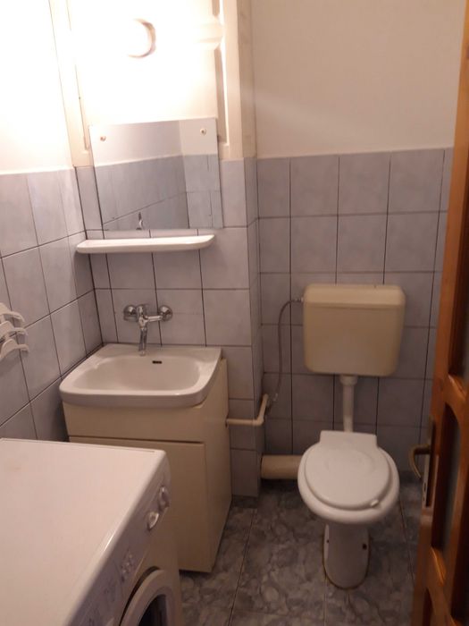 Inchiriez apartament 3 camere