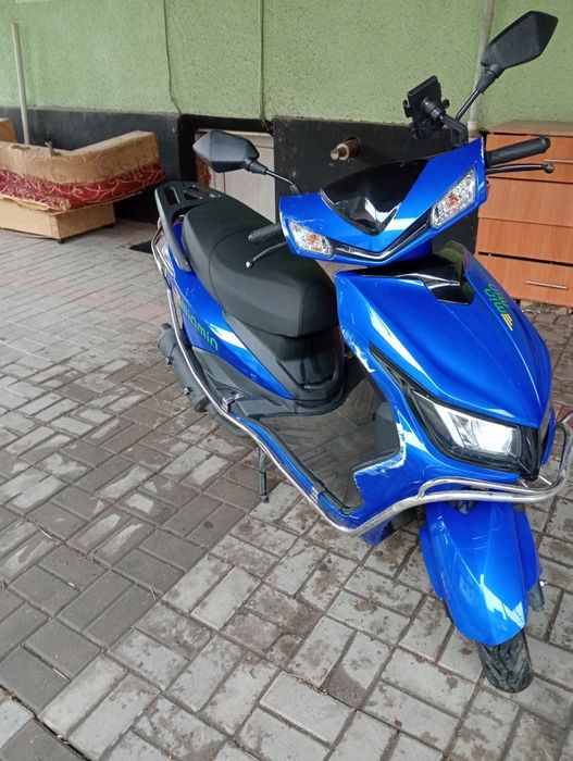 Мопед М8 скутер.