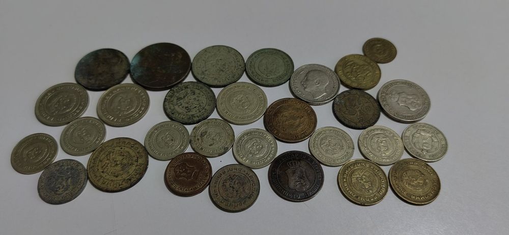 Продавам стари монети