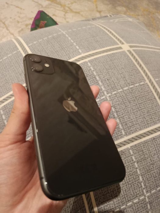 Продаю iPhone 11