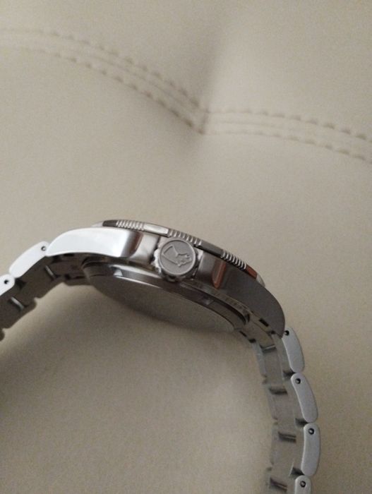 Jaguar executive diver