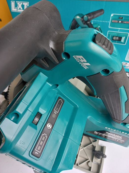 Акумулаторна Циркуляр Makita DSP600Z