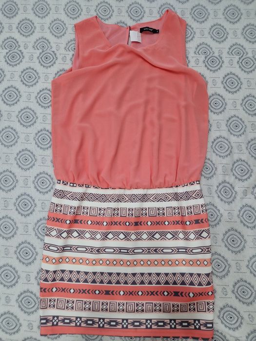 Vând rochiță damă scurta