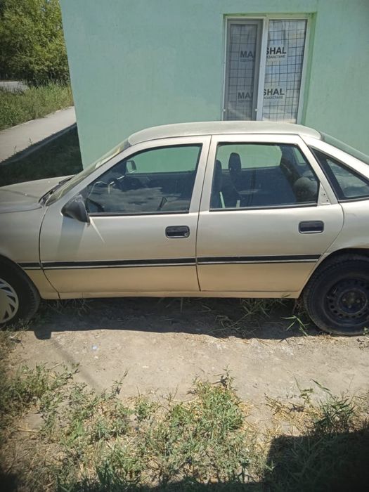 Opel Vectra 1991 жылғы