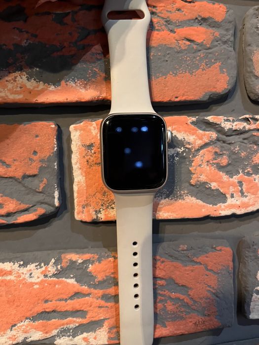 Apple Watch SE продаю