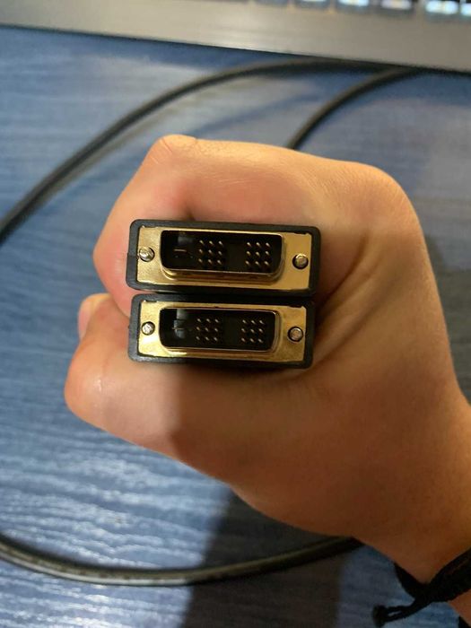 Монитор Fujitsu  комплект с кабел