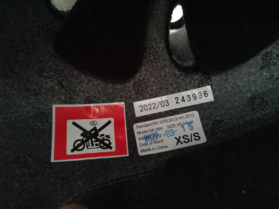 НОВА каска CORE – черна