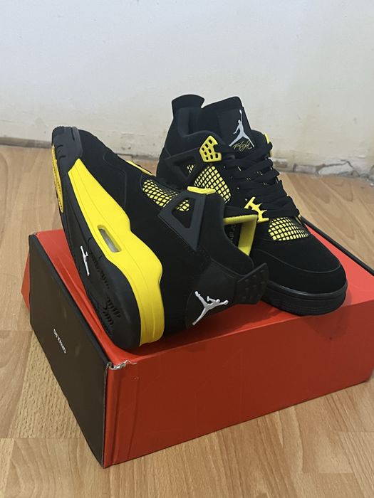 Jordan 4 marimea 40