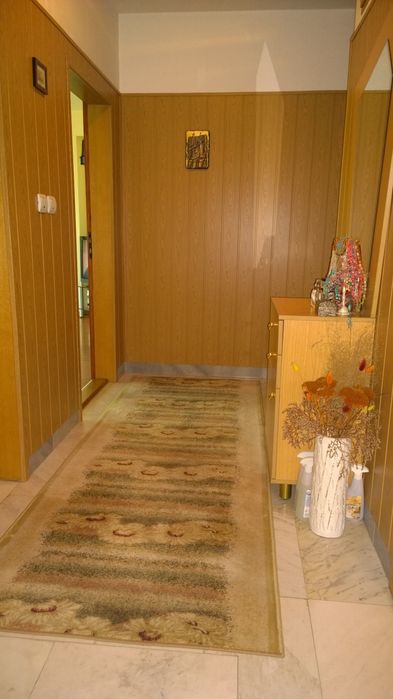 Тристаен апартамент + партерна боксониера