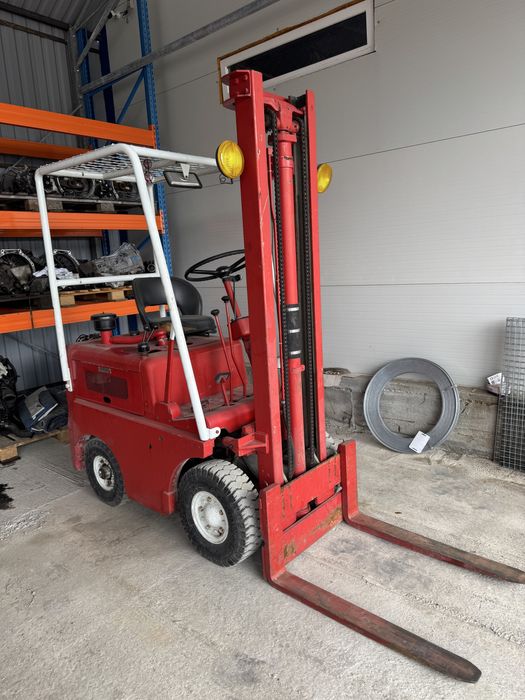 Stivuitor Clark in perfecta stare de functionare