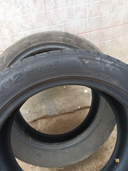 Vand 2 cauciucuri 245/45/R16 C