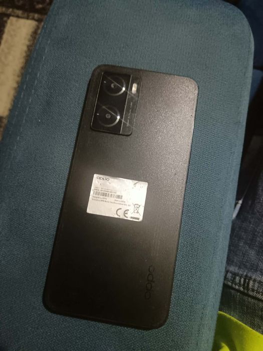 Vând telefon oppo a57s