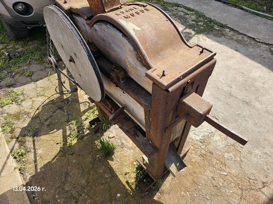 Антикварна роначка за царевица Kuhne Moson