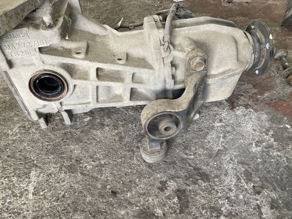Mazda CX-7 2.2d 4x4 2010година 6 скорости ръчка Заден Диференциал